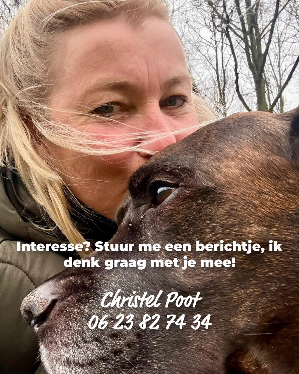 Christel Poot samen met een hond